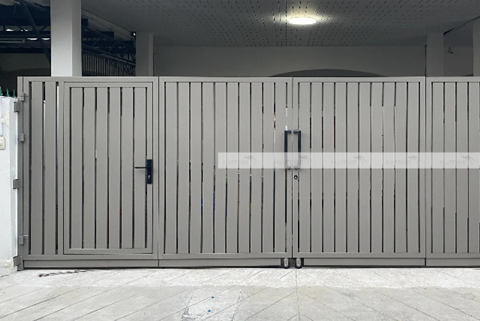 ประตูรั้วอลูมิเนียม Alufence โทนสีอ่อน