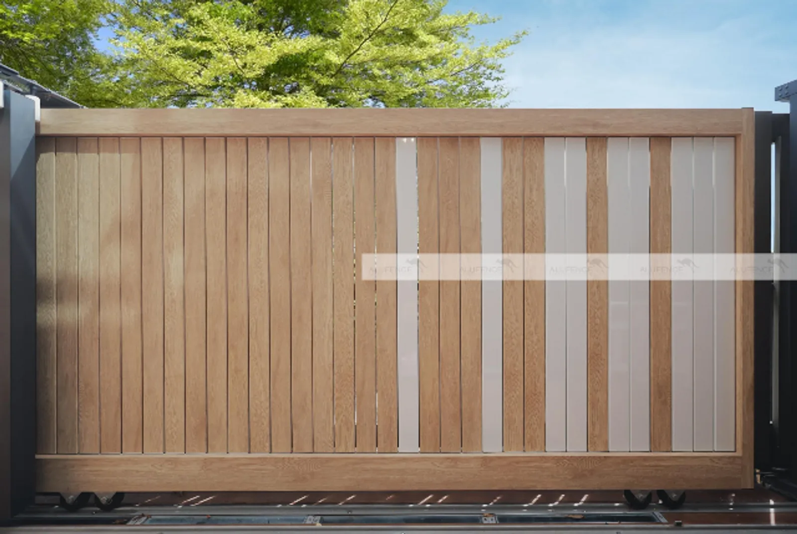 ประตูรั้วอลูมิเนียม Alufence หน้าบ้านหรู