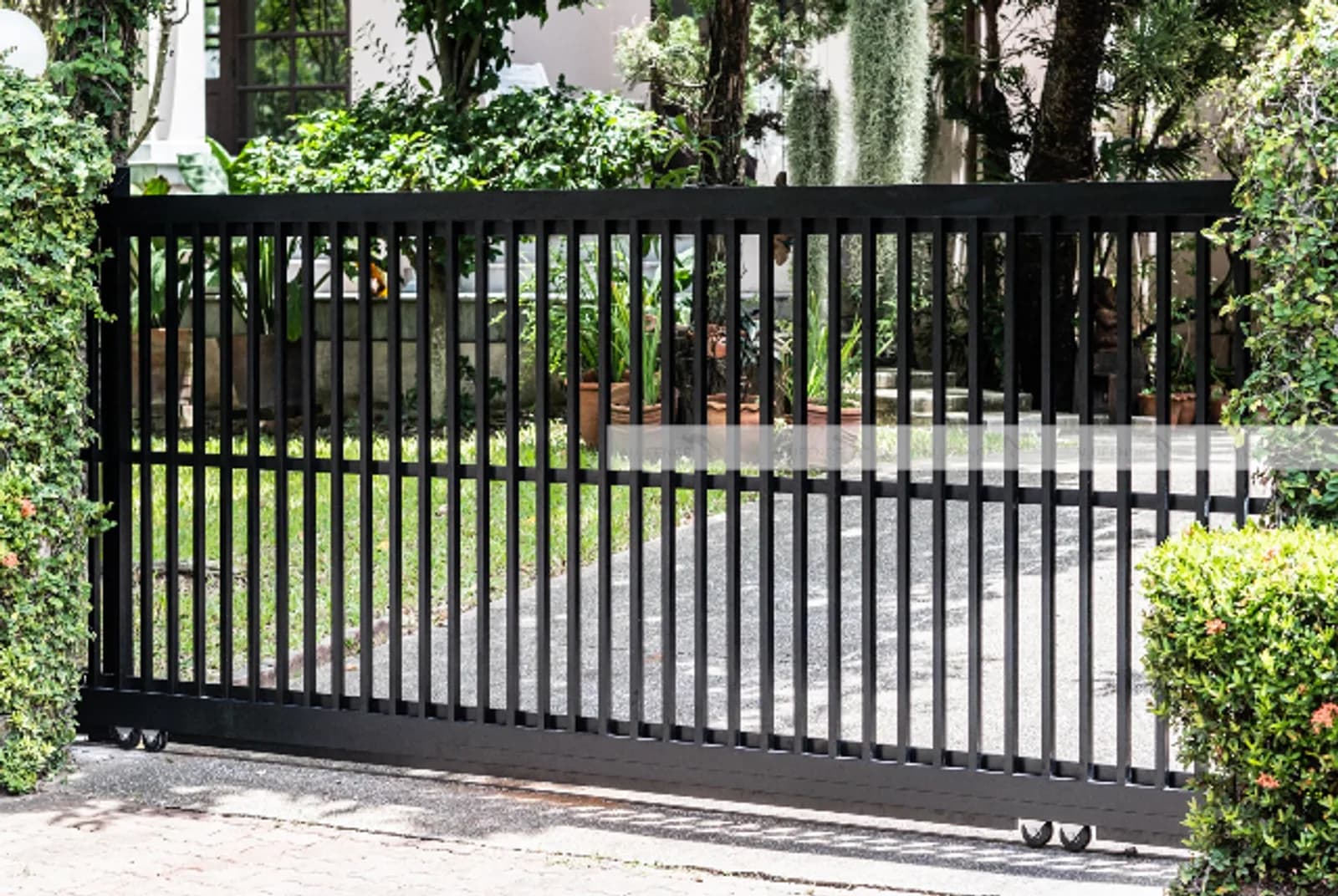ประตูอลูมิเนียม Alufence ดีไซน์โมเดิร์น