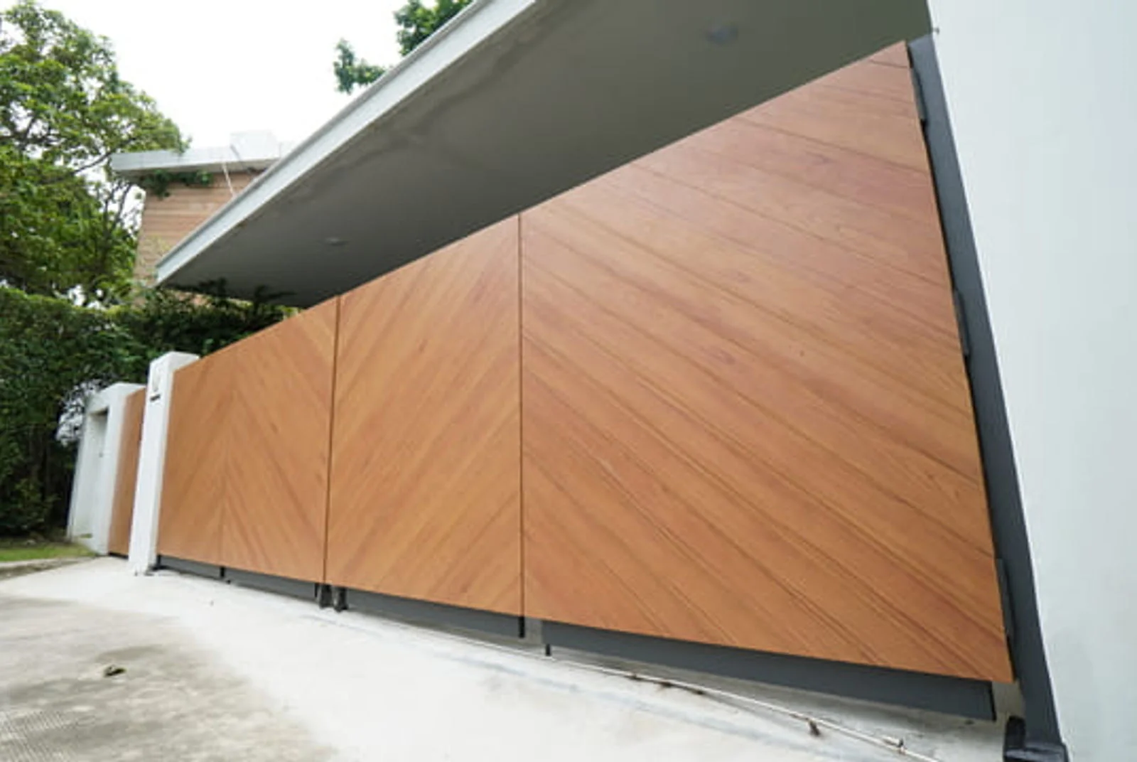 ประตูรั้วอลูมิเนียม Alufence หน้าบ้าน