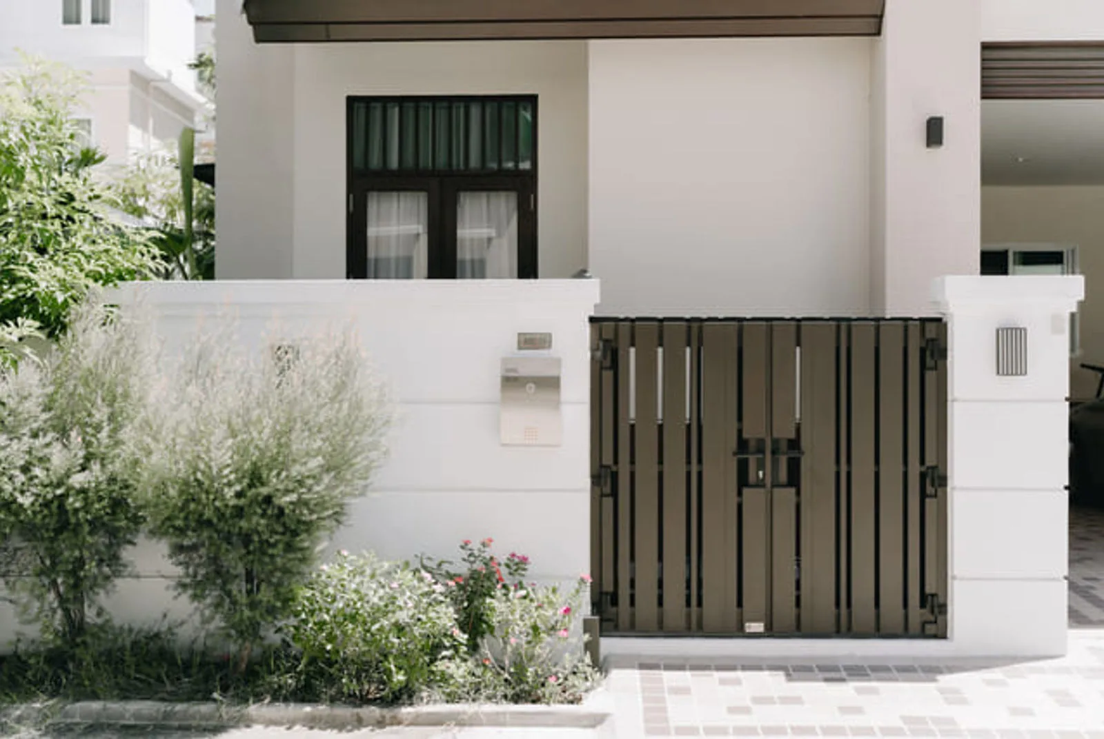 ประตูคนเดินอลูมิเนียม Alufence หน้าบ้าน