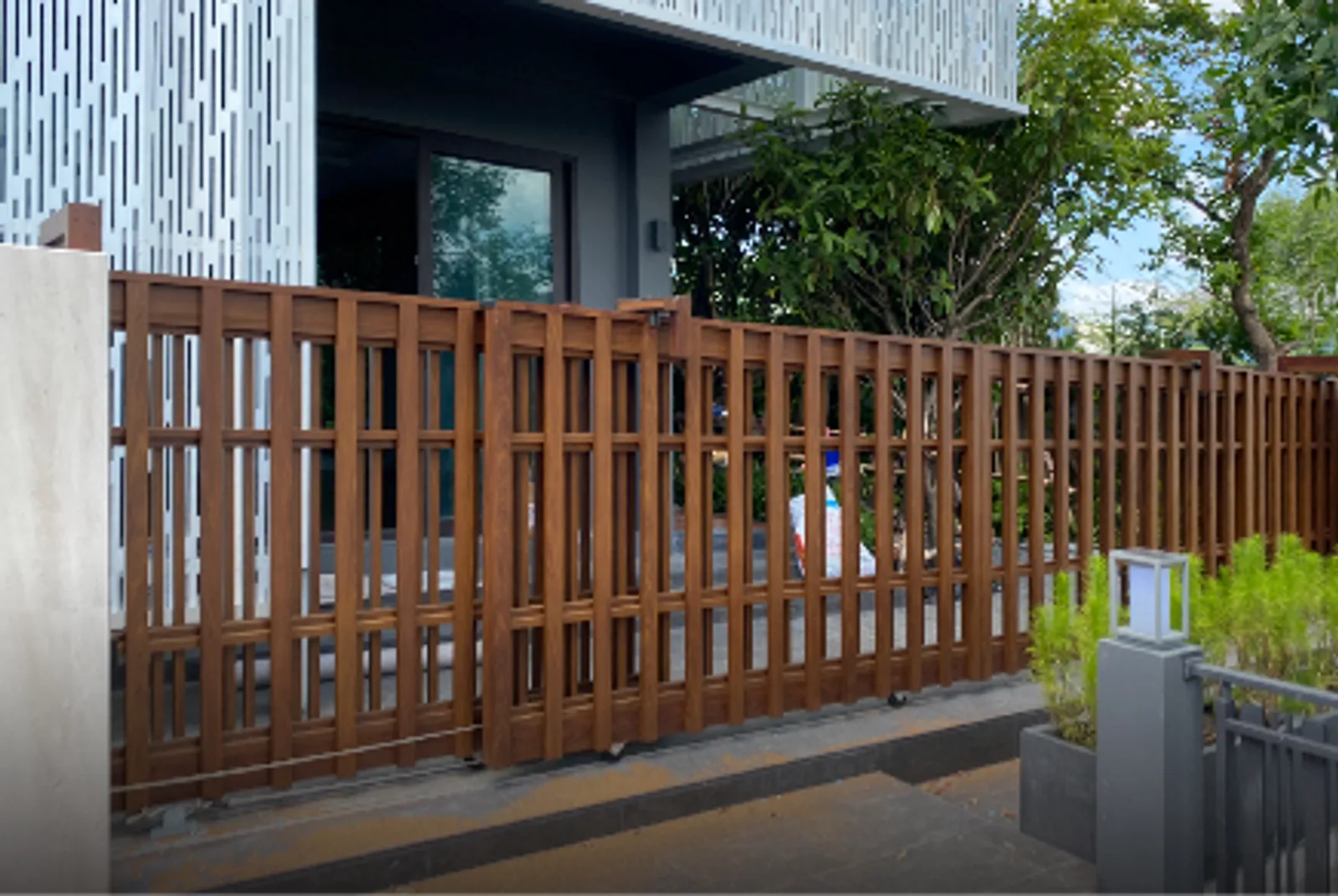ประตูอลูมิเนียม Alufence ดีไซน์โมเดิร์น