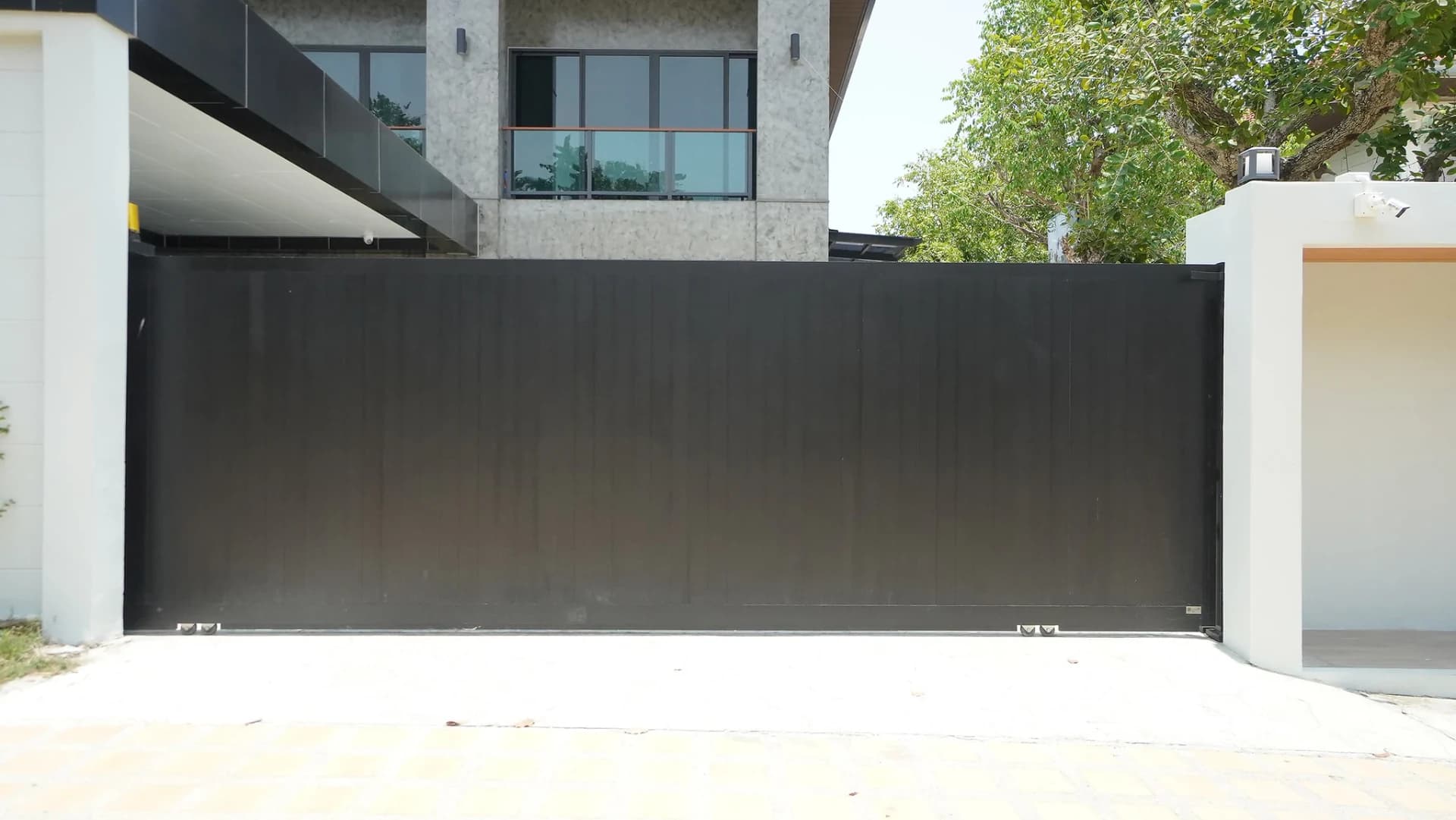 ตัวอย่างประตูรั้วอลูมิเนียม Black — 6