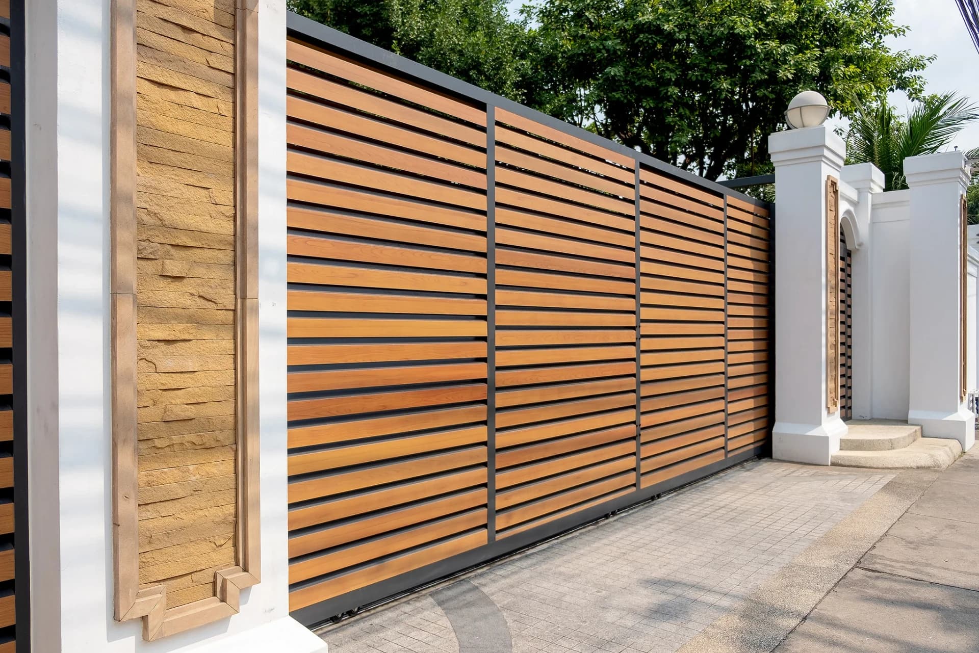 ตัวอย่างประตูรั้วอลูมิเนียม Z-Gate — 5
