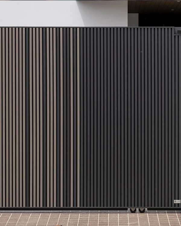 แบบประตูรั้วอลูมิเนียม Stripe