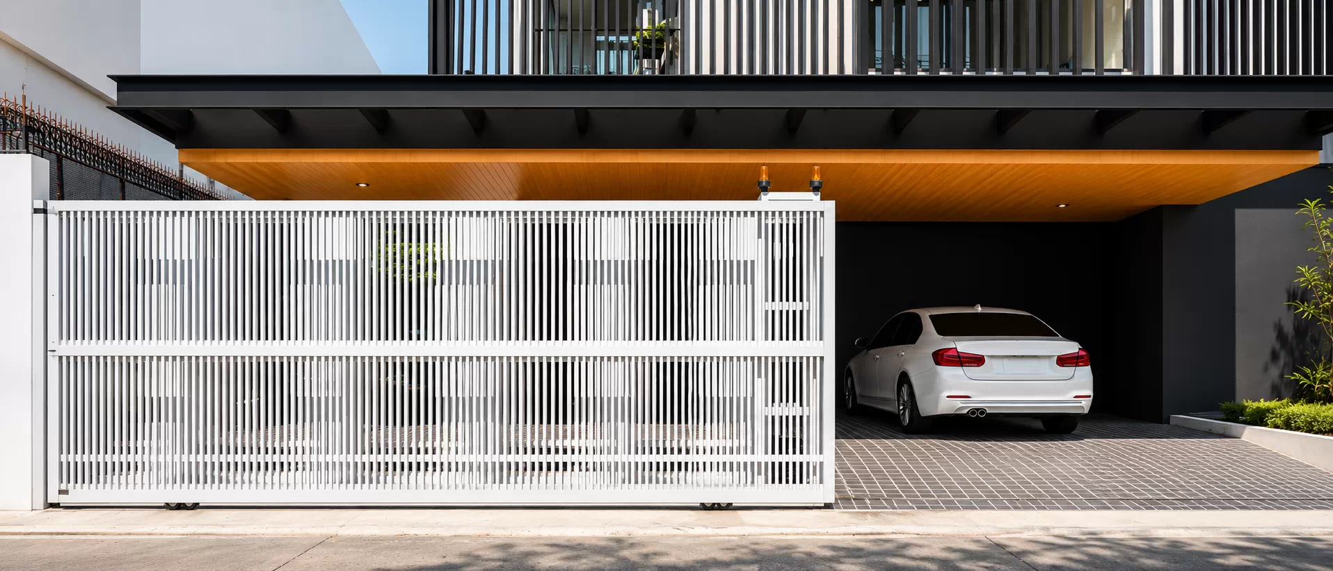 ประตูรั้วอลูมิเนียมรุ่น — STANDARD DESIGN